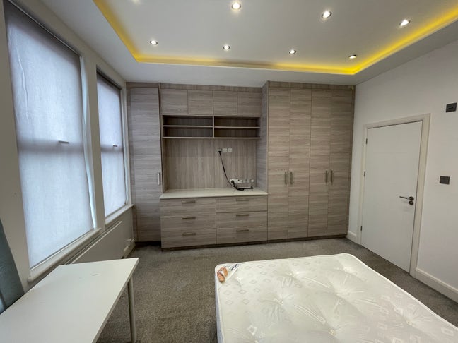 Double Room in Cricklewood 10 Min from the Station Main Photo