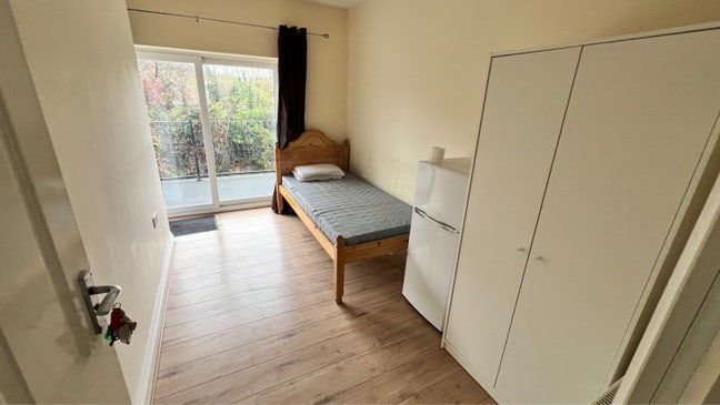 Rooms to let in grays Main Photo