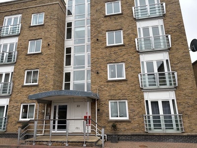 River Views | Double Bed | Private Residence  Main Photo