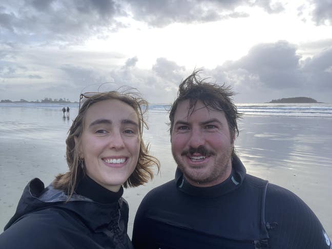 Professional couple looking for a house share.  Main Photo