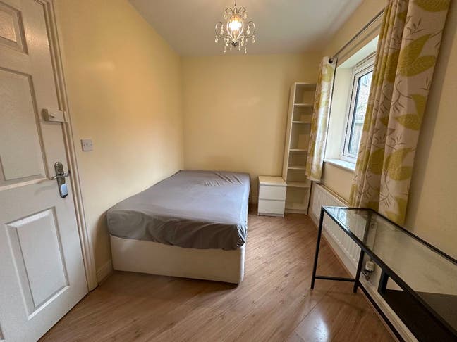  Ensuite  Double  Room  Available  in  CB4 (30G1) Main Photo