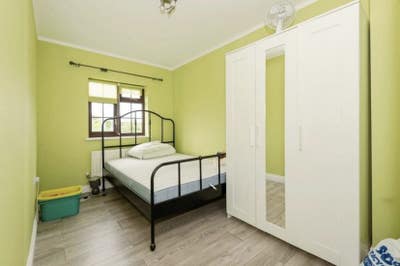 Two Rooms in a Shared House - Short Term Main Photo