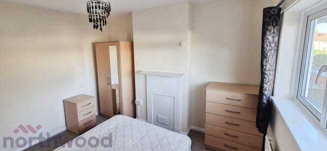 Spacious Double Room Available – Near Cowley Road Main Photo