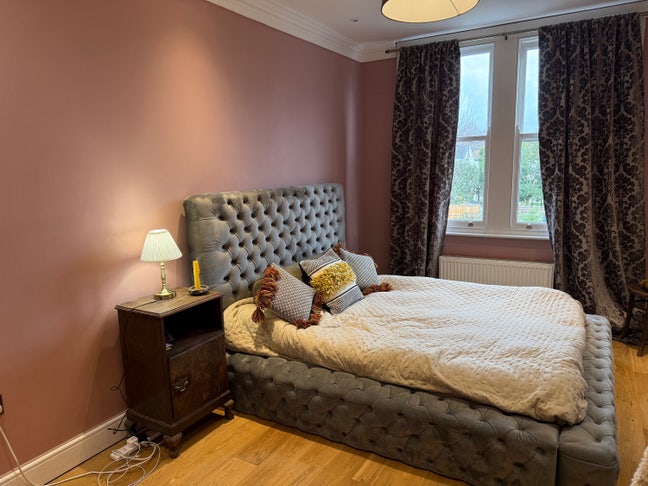 Cosy and suite double bedroom in Bedford Park W4 Main Photo