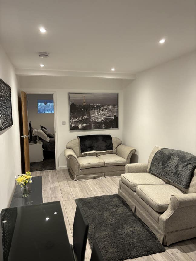 Self contained 1 bed annex Main Photo