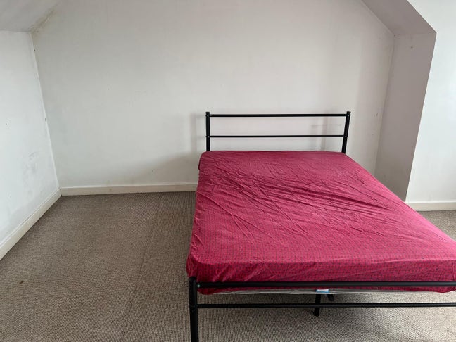 Double bed Room available in seaford  Main Photo