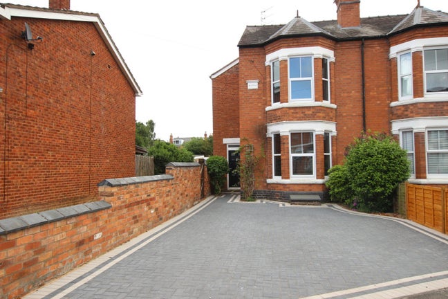 Available Sept 2026 - 6 Rooms - Laugherne Road Main Photo