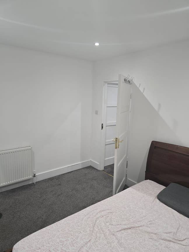 Nice clean double room for rent  Main Photo