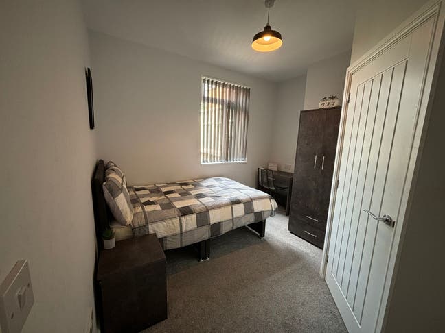 Black Friday Deal!!  Only £599 En-suite room !! Main Photo
