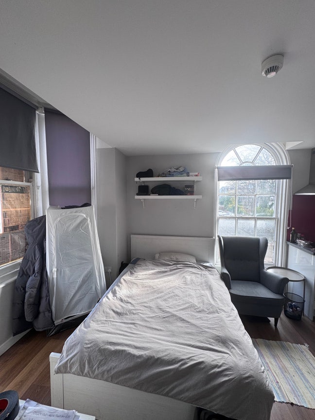 Studio , Excellent Location (Student ONLY) Main Photo