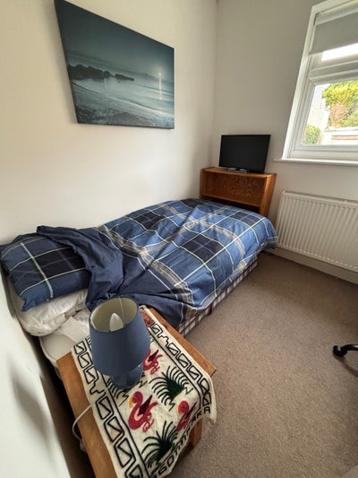 Single Room in Witney Main Photo