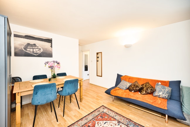 Fully Furnished 3-Bed in London Shadwell E1 Main Photo