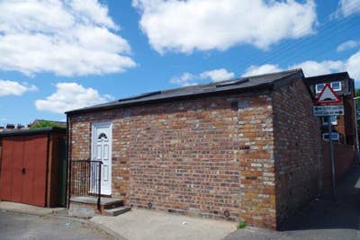 Boutique style flat with stylish en-suite  Main Photo