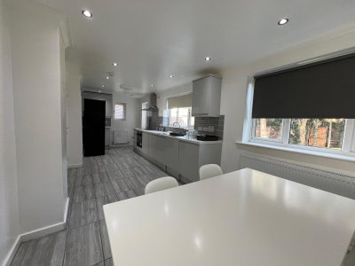 🏡 Spare rooms available  ✨ Main Photo