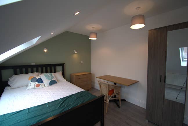 Amazing double in a Modern House close to Central  Main Photo