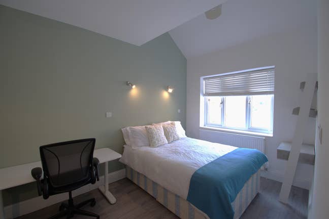 Amazing double in a Modern House close to Central  Main Photo