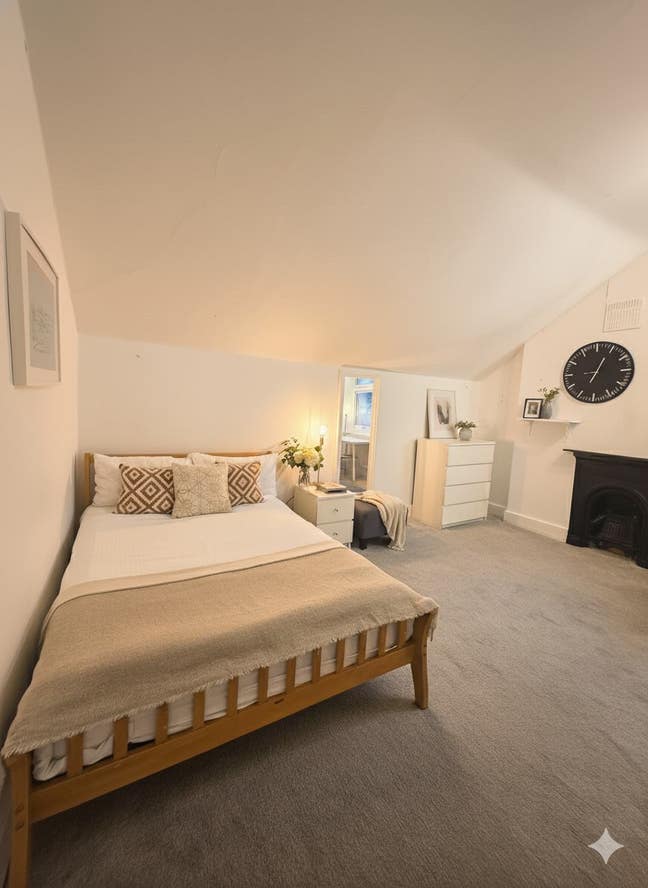 Great doubles rooms at Wimbledon  Main Photo