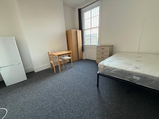 Kilburn High Rd/Bills Included/No Deposit Main Photo