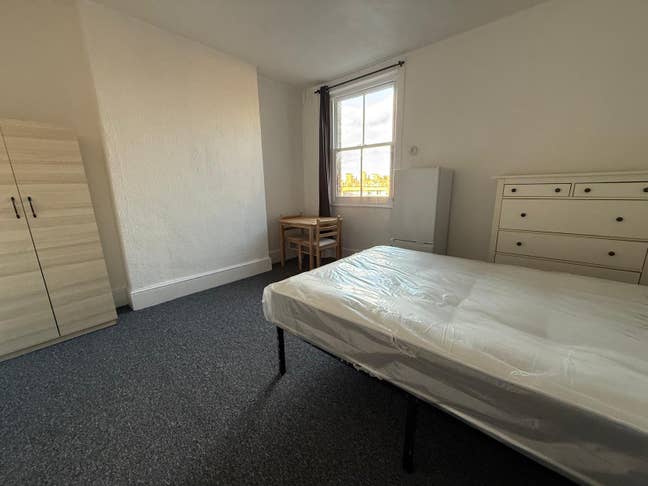 Kilburn High Rd/Bills Included/No Deposit Main Photo