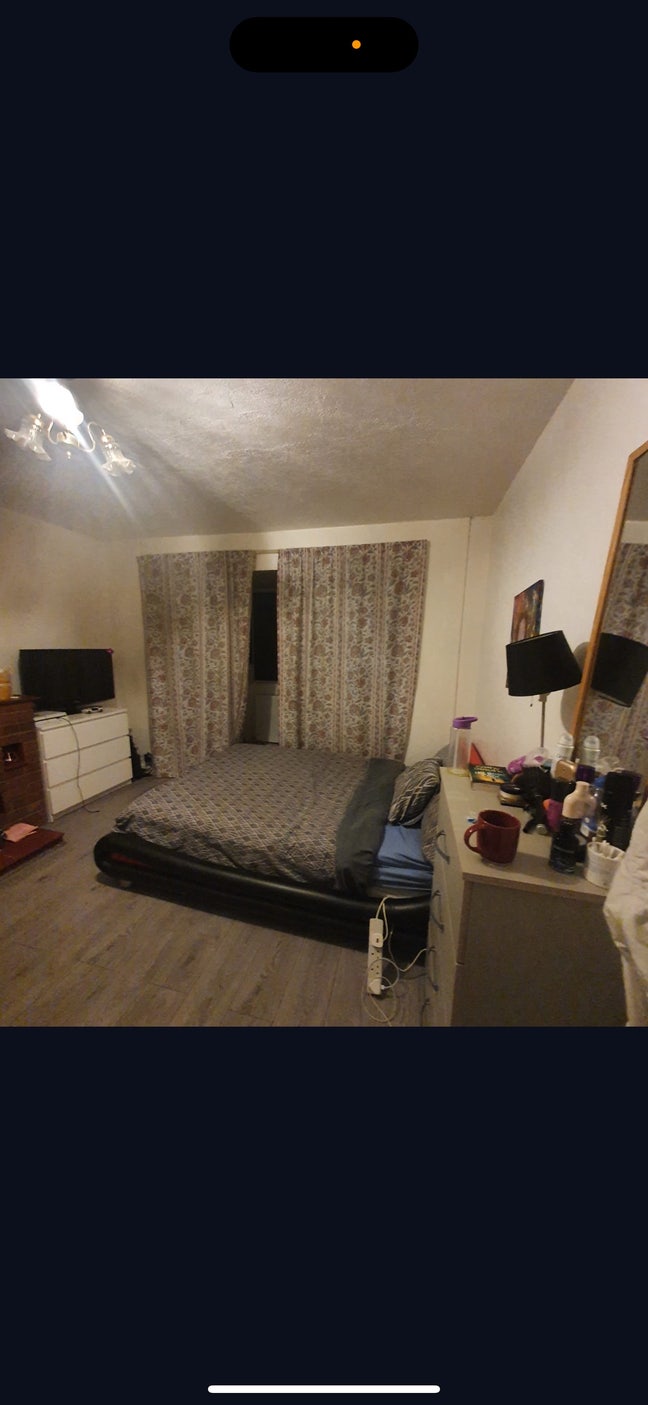 Large double room available in Redbridge  Main Photo