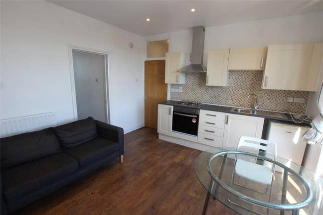 2 - Bedroom Apartment - the Highway E1W Main Photo