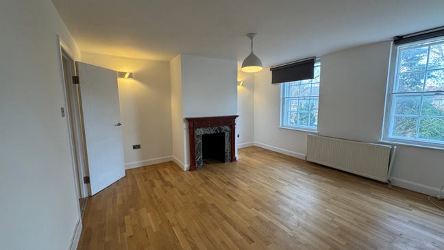 Stunning Spacious 2 bed Flat for rent in Isleworth Main Photo