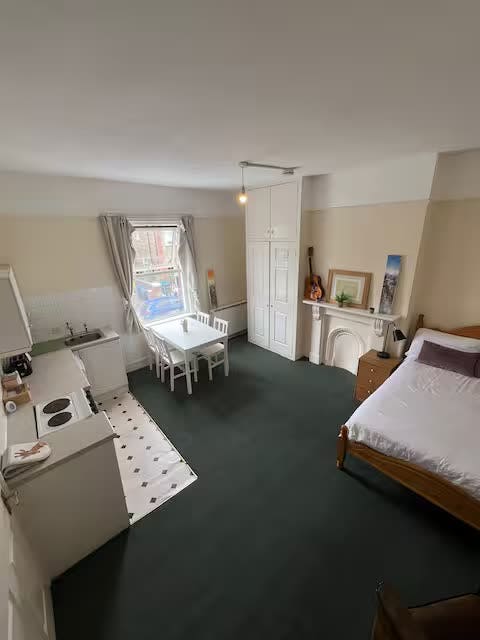 Cosy 1 Bedroom Studio next to Wimbledon Station  Main Photo