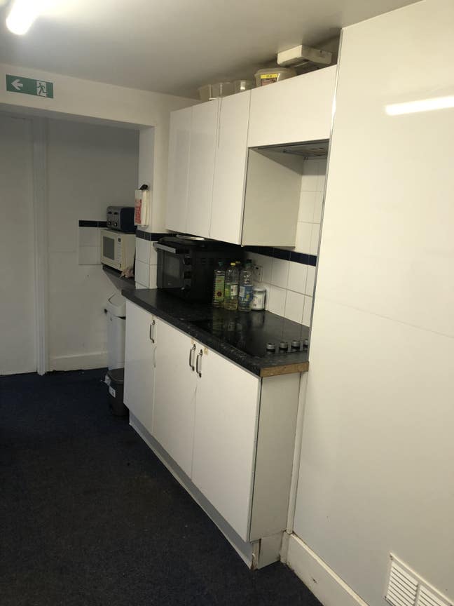 Two single occupancy double rooms available   Main Photo