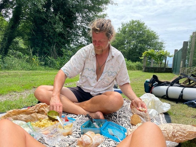 Looking to relocate to Cornwall. Main Photo