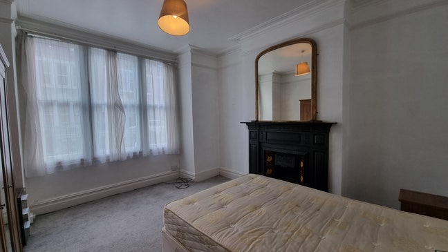 Hazelbourne Road Clapham South, London Main Photo