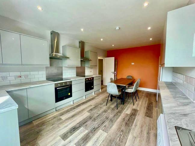 Student room on Whiteladies Road for 2026 Main Photo