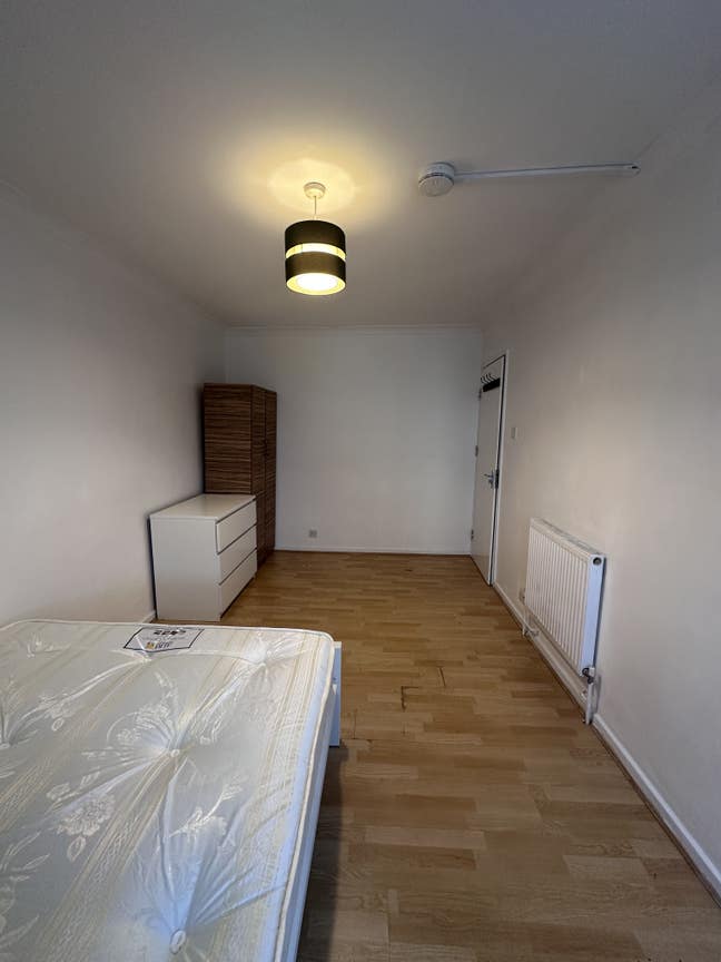 Double Room All bills included At Mile End  Main Photo