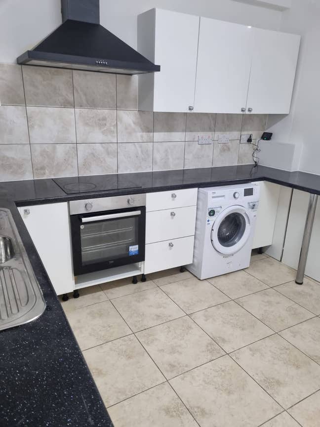 Leyton, Lovely furnished Studio 1275£ Main Photo
