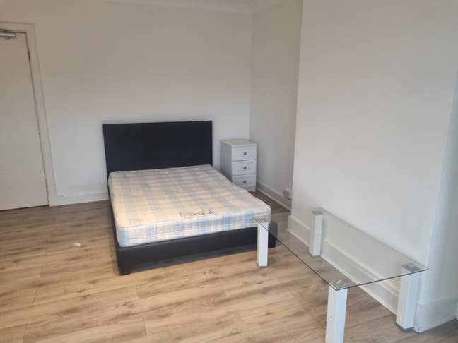 Hendon central Furnished doubles,850£,860£ Main Photo