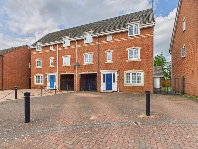 Pride Park/Ample Parking/Bills inclusive Main Photo