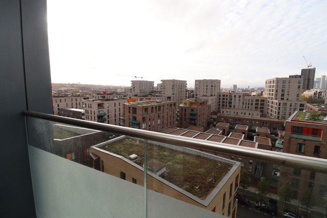 Private Balcony - Single Ensuite & Room- SE10 Main Photo