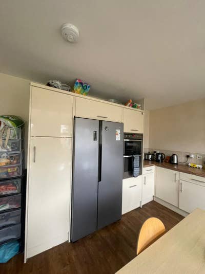 Double room near Warner Brothers Studio  Main Photo