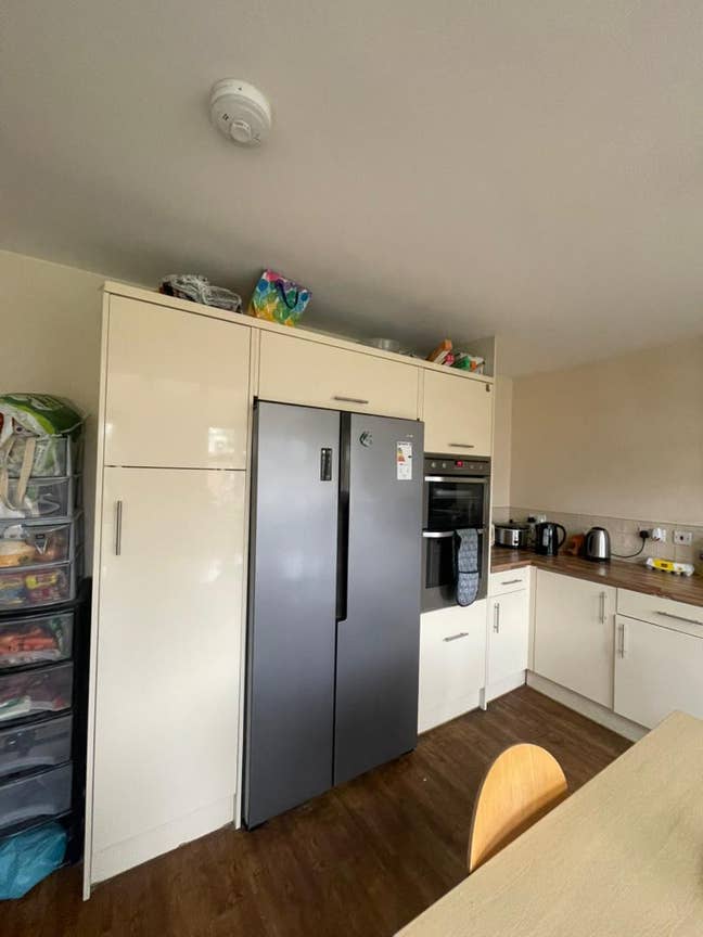 Double room near Warner Brothers Studio  Main Photo