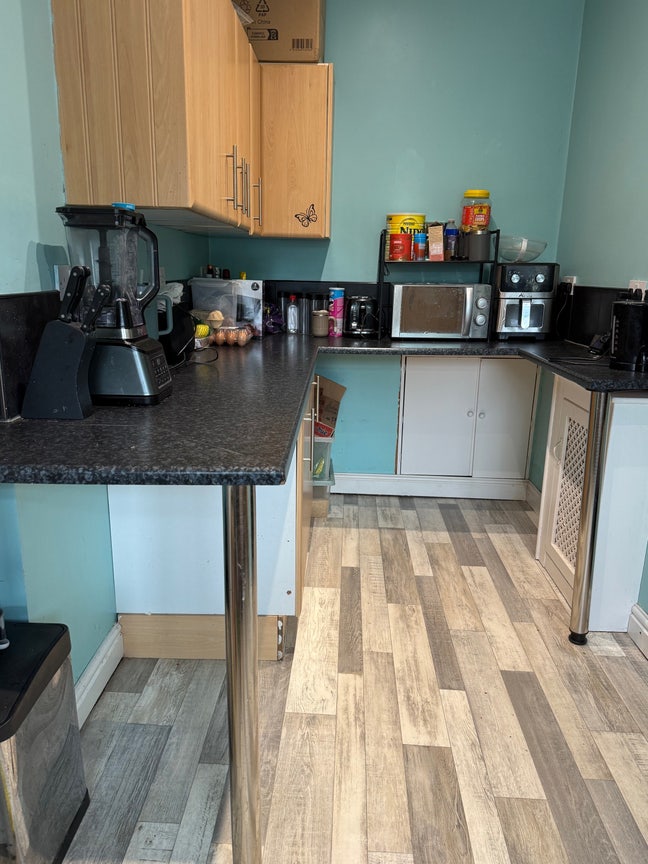 A room in a house Main Photo