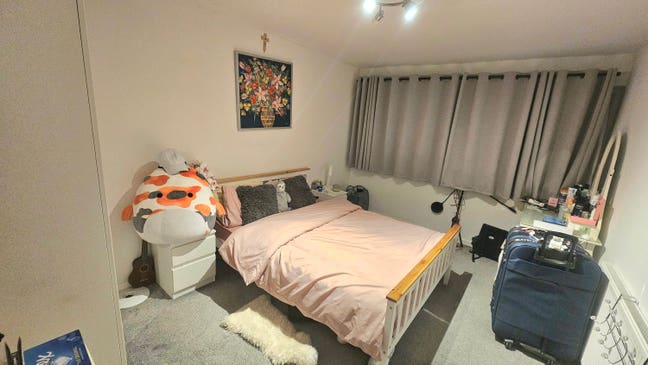 Rooms for rent in Queensbury  Main Photo