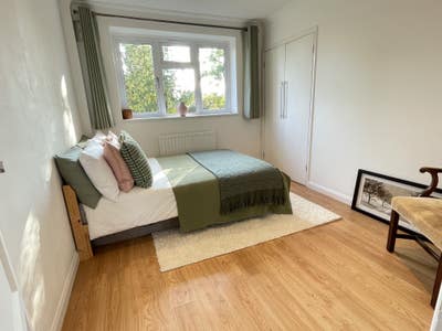 Bright Double Room in 2 bed flatshare Main Photo