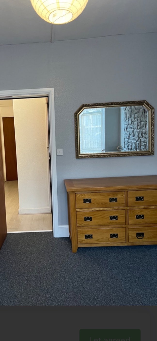 Single Room / Large Room  Main Photo