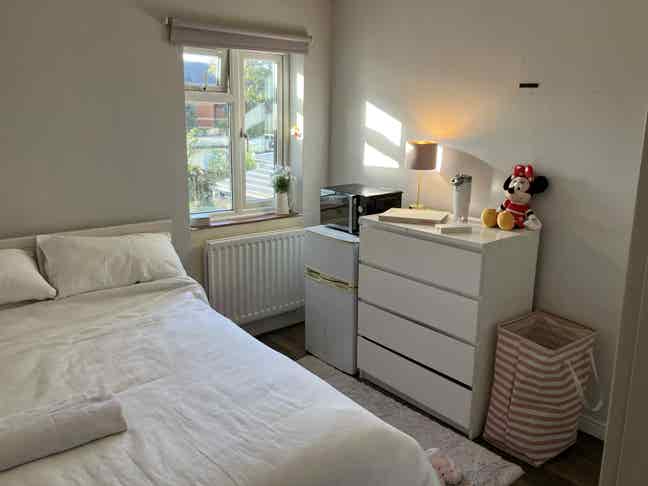 Rooms near Heathrow-perfect for Cabin Crew Main Photo