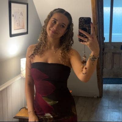 21 year old Female seeks a single or double room Main Photo