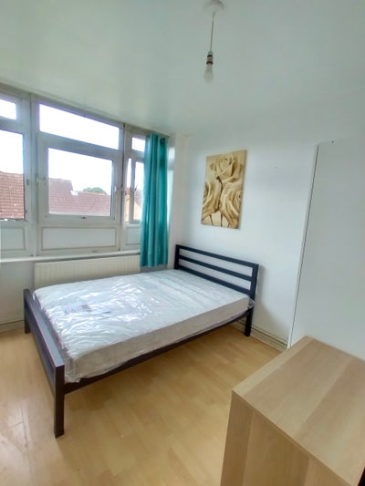 Lovely Ensuite & Double Room in Canary Wharf Area Main Photo