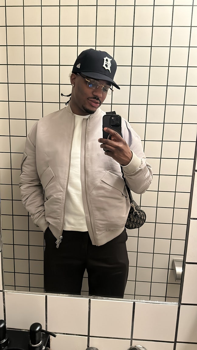 Clean, Creative & Respectful Flatmate Main Photo