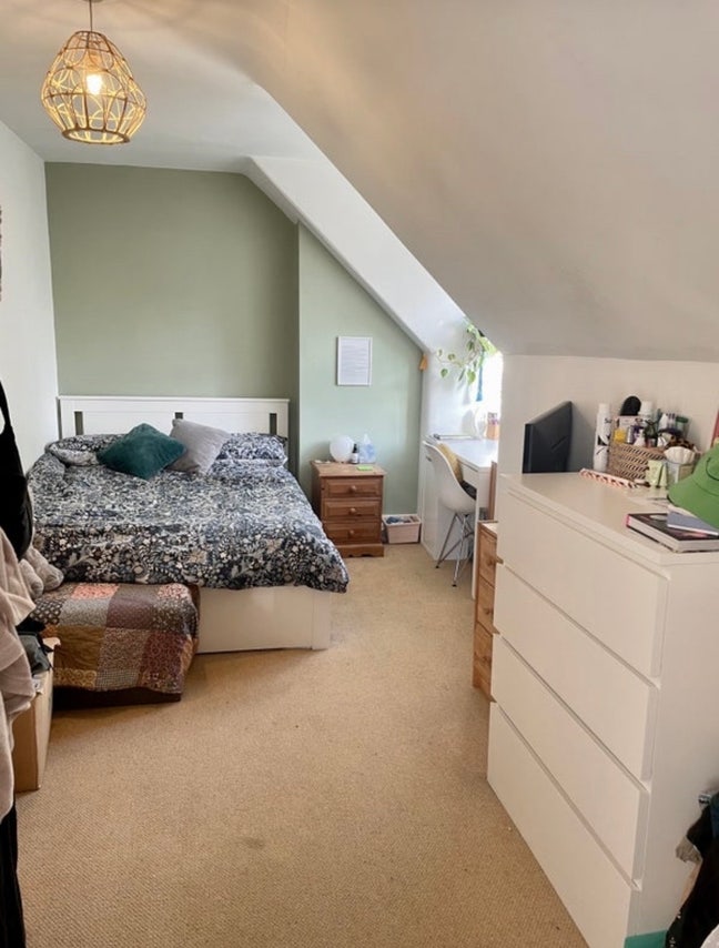Double Room available in our Willesden Green home! Main Photo