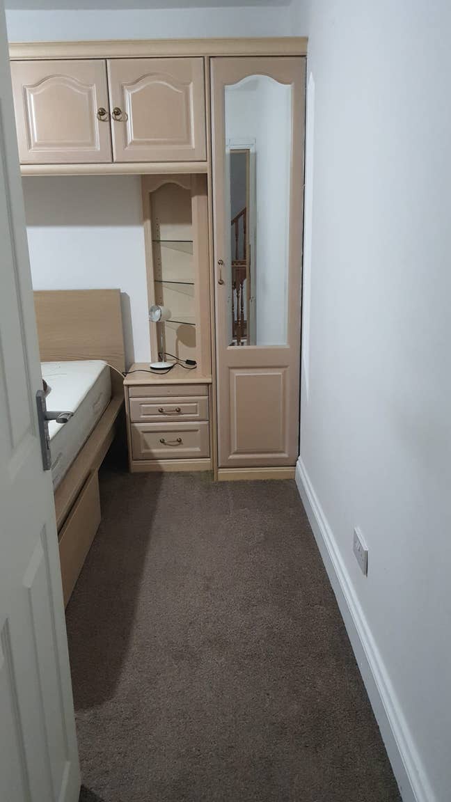 New House Guest Wanted Main Photo