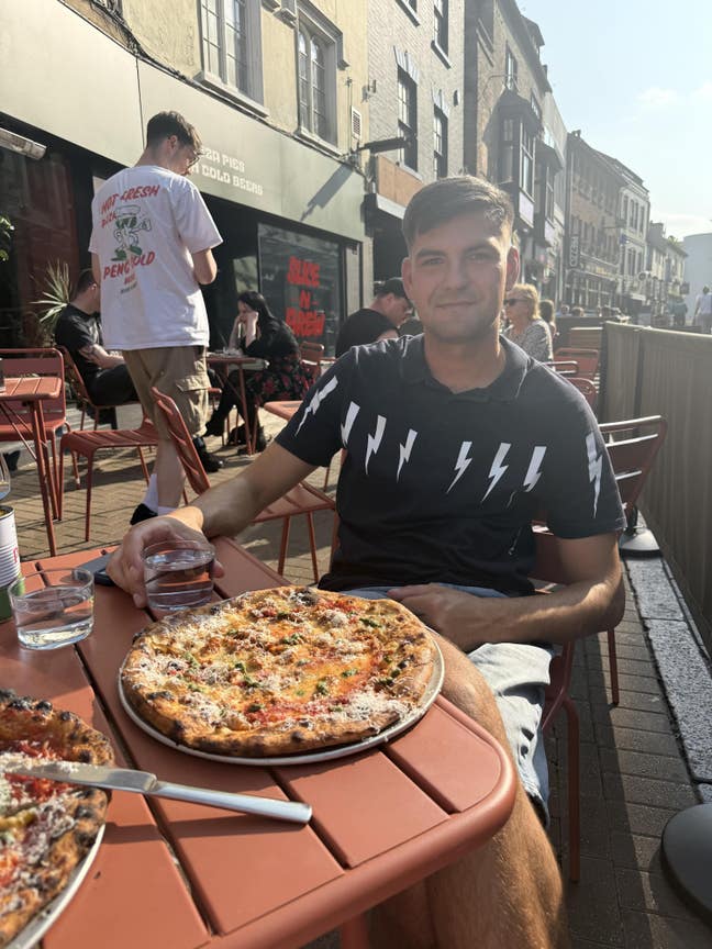 2 rooms sought by 2 males Main Photo