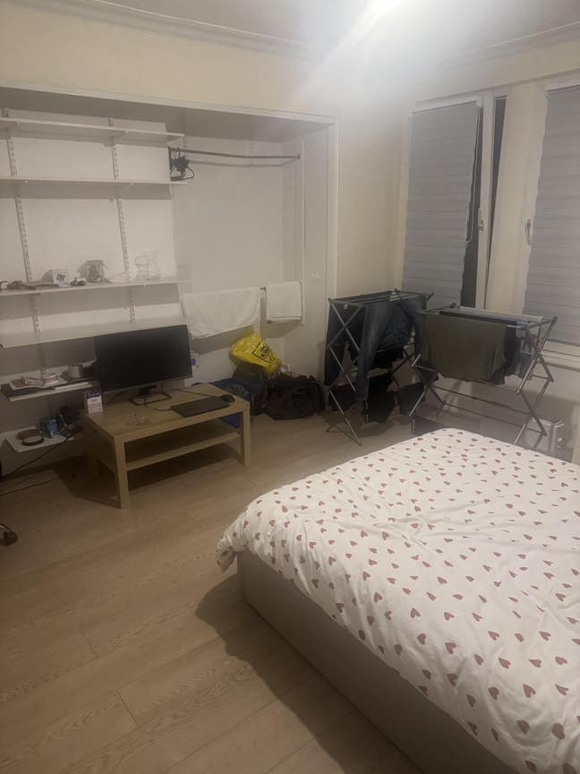 Large Double Room &pound;800pcm in a quiet house Main Photo